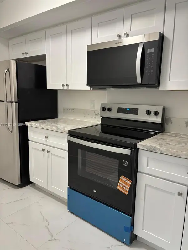 18840 NW 57th Ave #301, Hialeah, FL 33015