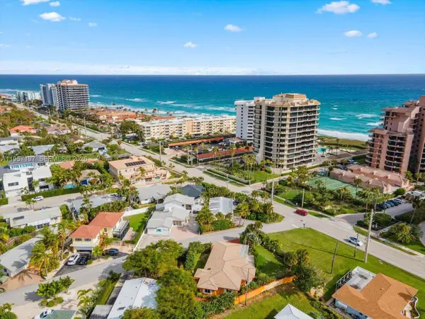 Neptune Rd, Juno Beach, FL 33408