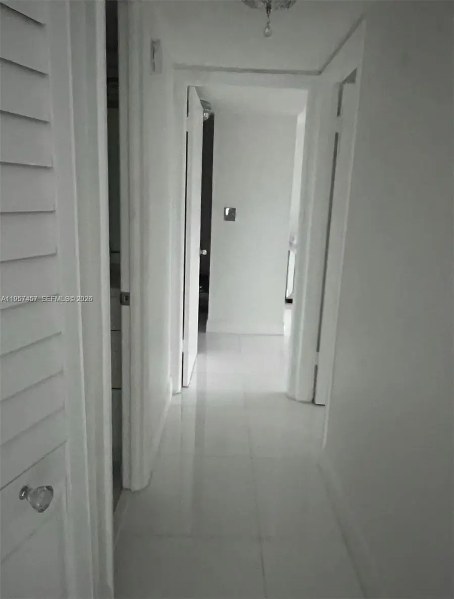 1400 Saint Charles Pl #204, Pembroke Pines, FL 33026 - Image #3