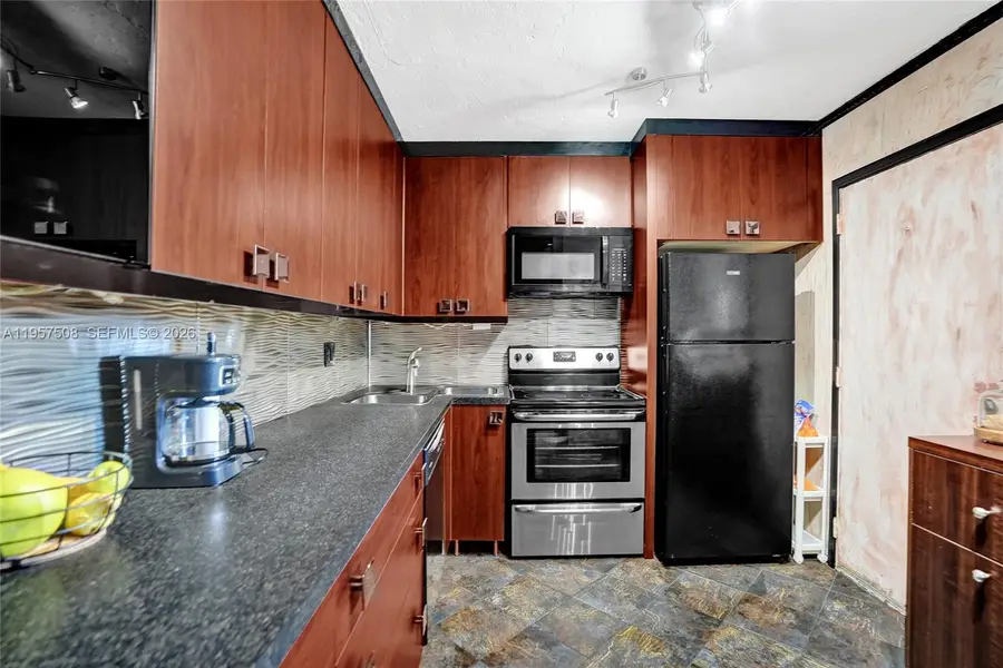 1000 NE 12th Ave #505, Hallandale Beach, FL 33009 - Image #3