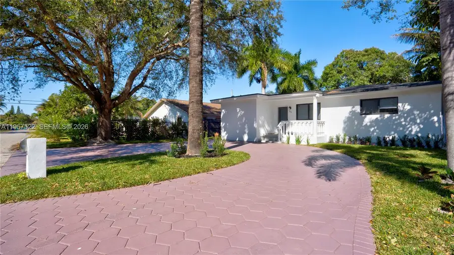 315 NE 160th Ter, Miami, FL 33162 - Image #2