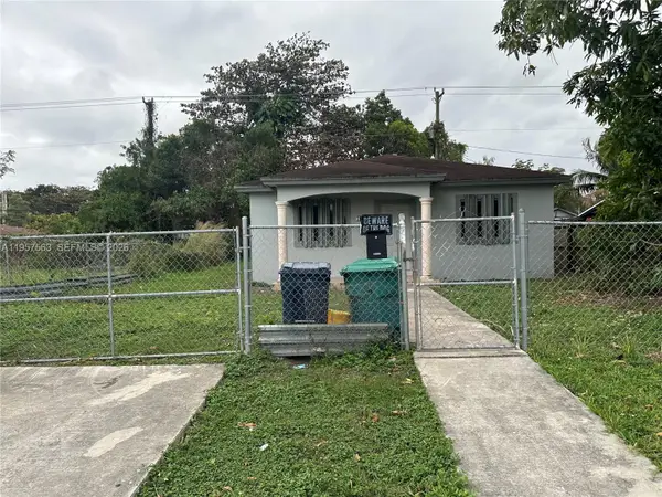 10136 E Hibiscus St, Palmetto Bay, FL 33157