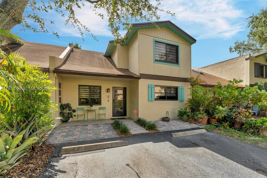 678 NE 1st St, Dania Beach, FL 33004 - Image #2