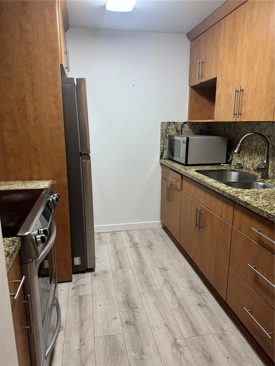 200 SW 132nd Way #207L, Pembroke Pines, FL 33027 - Image #3