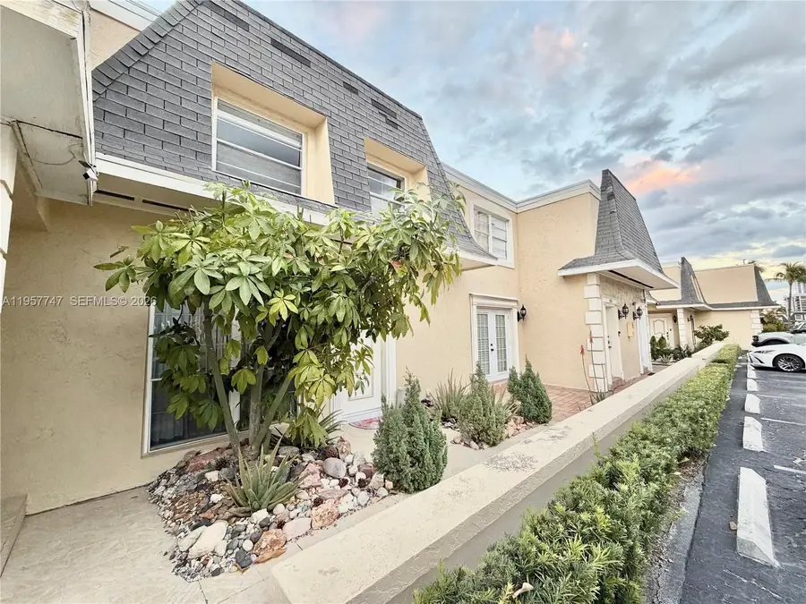 2203 NE 7th St #14, Hallandale Beach, FL 33009 - Image #2