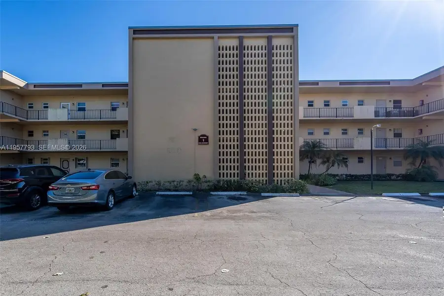 200 Ashbury Rd #205, Hollywood, FL 33024 - Image #3