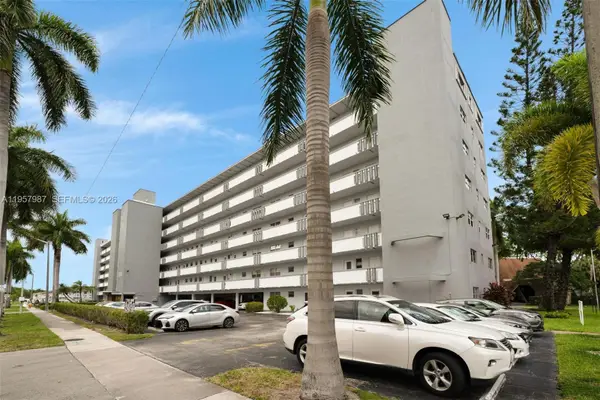 1000 NE 14th Ave #602, Hallandale Beach, FL 33009