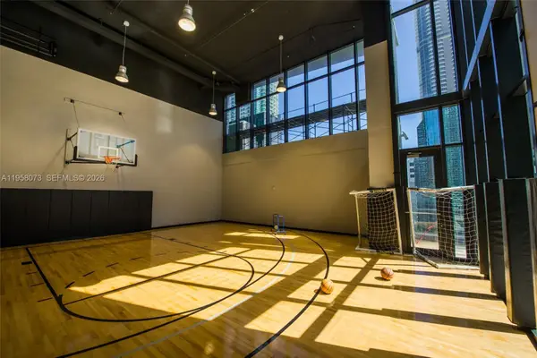 1010 Brickell Ave #3207, Miami, FL 33131