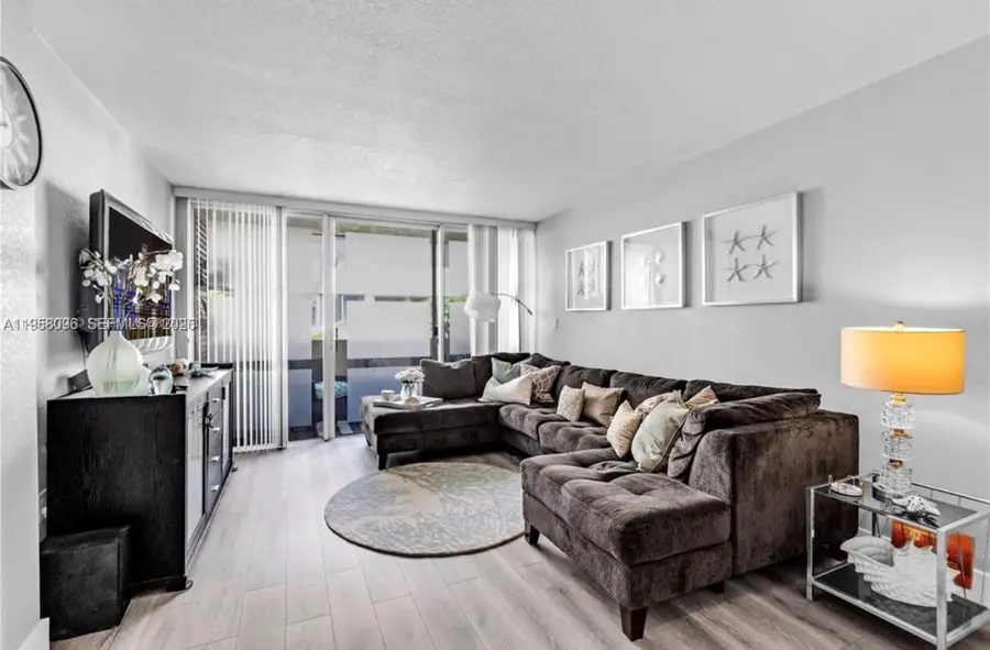 830 NW 87t Ave #303, Miami, FL 33172 - Image #2