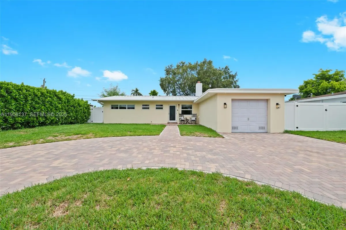 9620 Jamaica Dr, Cutler Bay, FL 33189 - Image #1