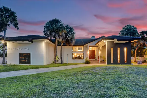 13724 SW 92nd Ct, Miami, FL 33176