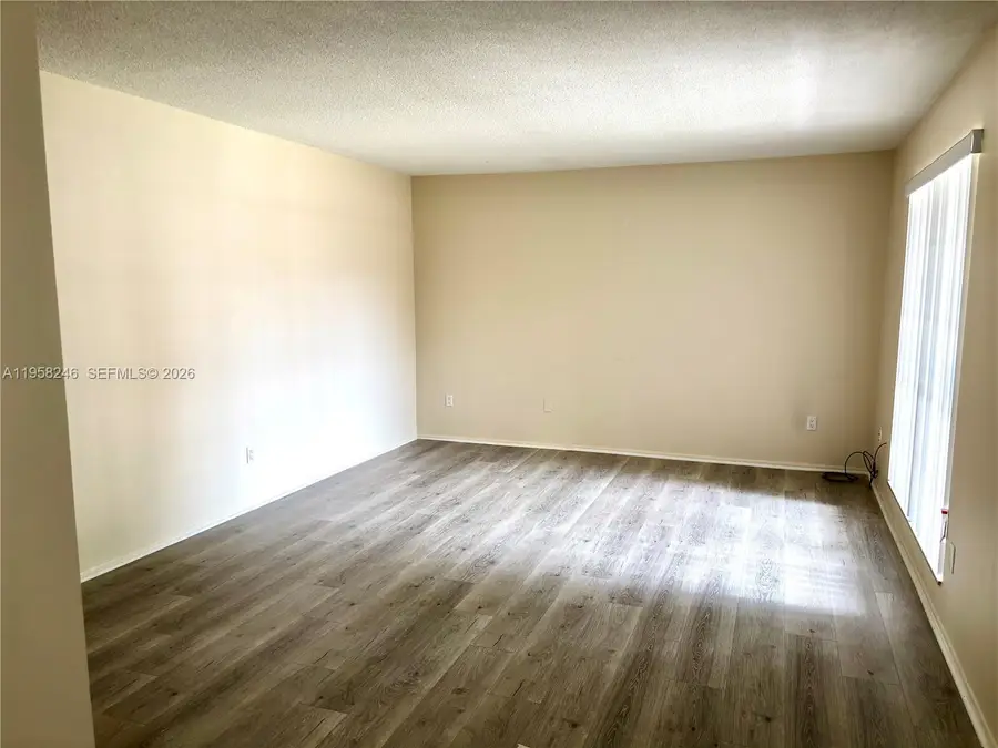 10784 N Kendall Dr #D4, Miami, FL 33176 - Image #2