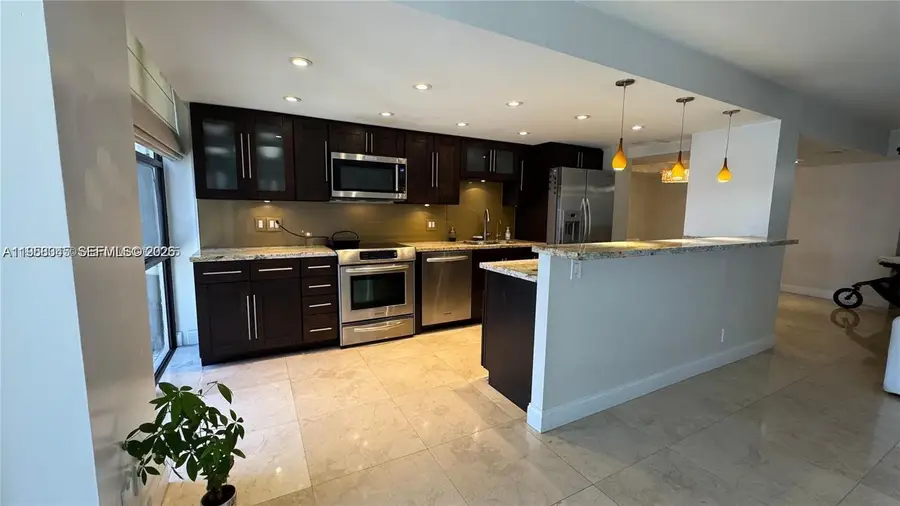 18181 NE 31st Ct #1009, Aventura, FL 33160 - Image #3