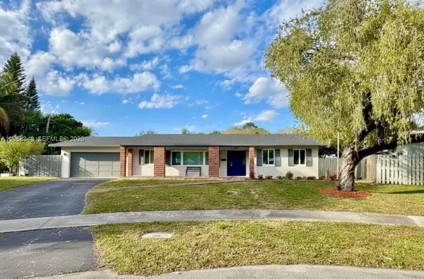 7081 NW 8th Ct, Plantation, FL 33317