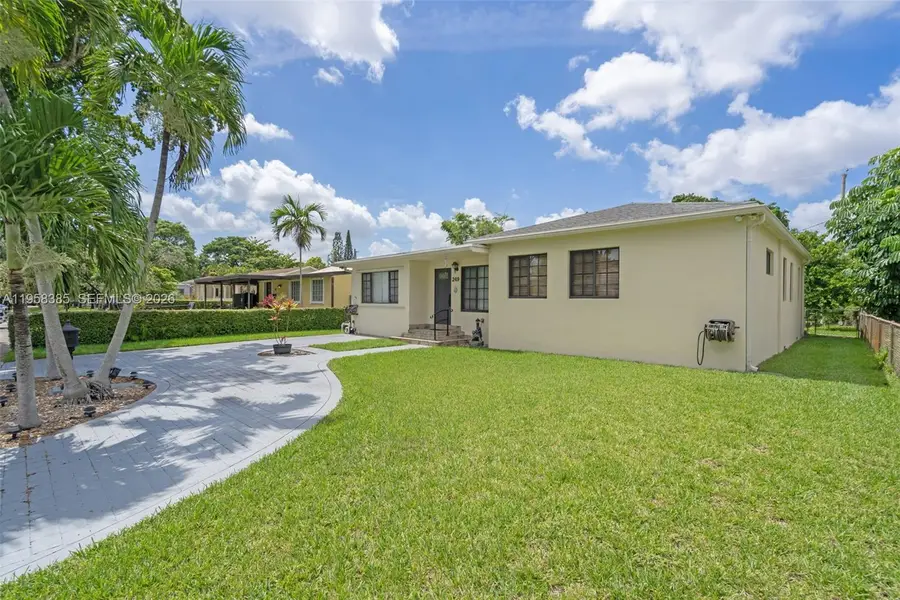 249 Carlisle Dr, Miami Springs, FL 33166 - #2