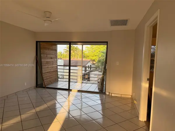 7830 NW 33rd St #308, Davie, FL 33024