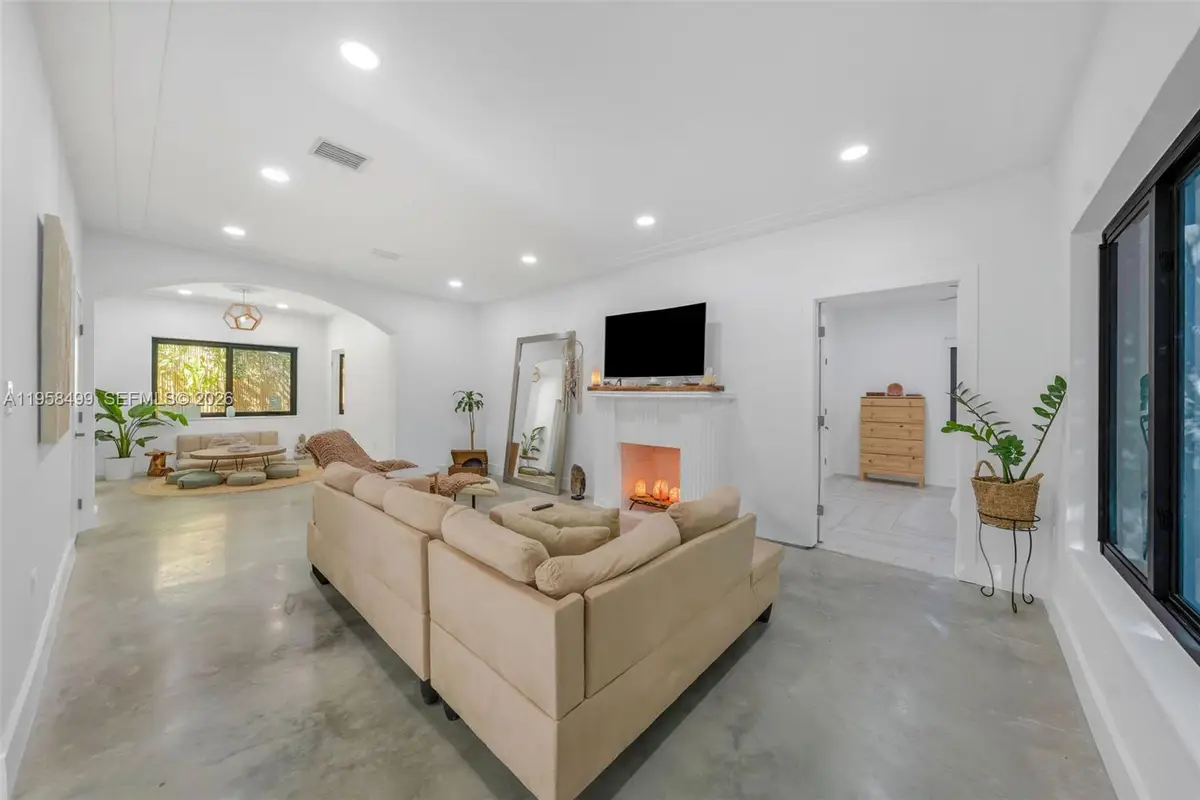 5981 NE 6th Ave, Miami, FL 33137 - #1