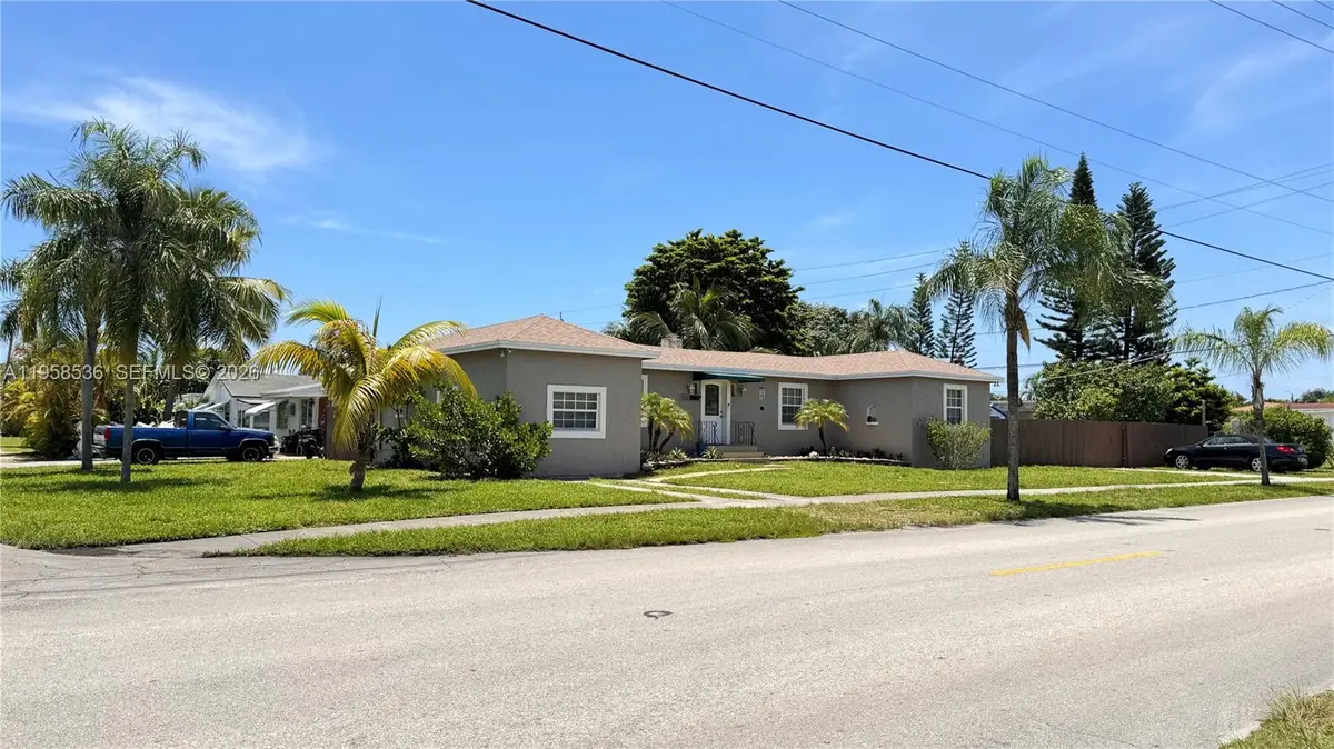 1825 N 24th Ave, Hollywood, FL 33020 - Image #1