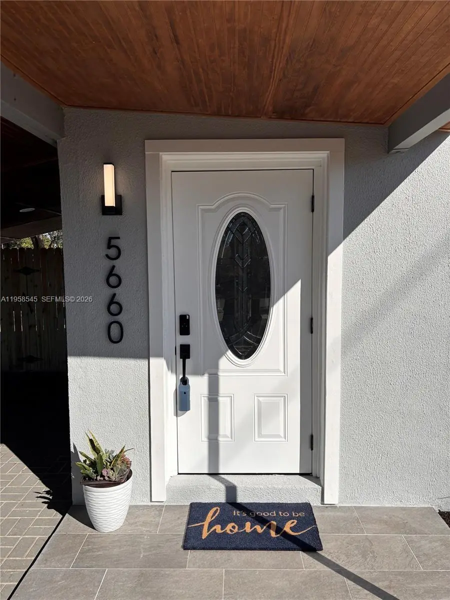 5655 NE 6th Ave, Oakland Park, FL 33334 - Image #3