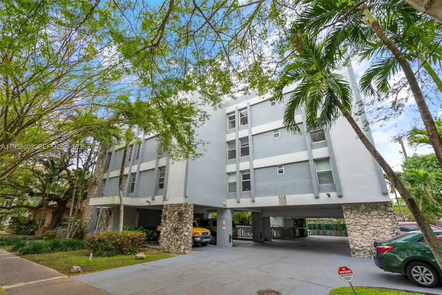 820 Salzedo St #403, Coral Gables, FL 33134 - Image #3