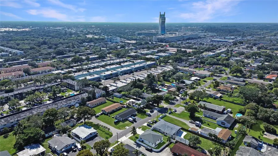 4133 SW 52nd St, Dania Beach, FL 33314 - Image #3