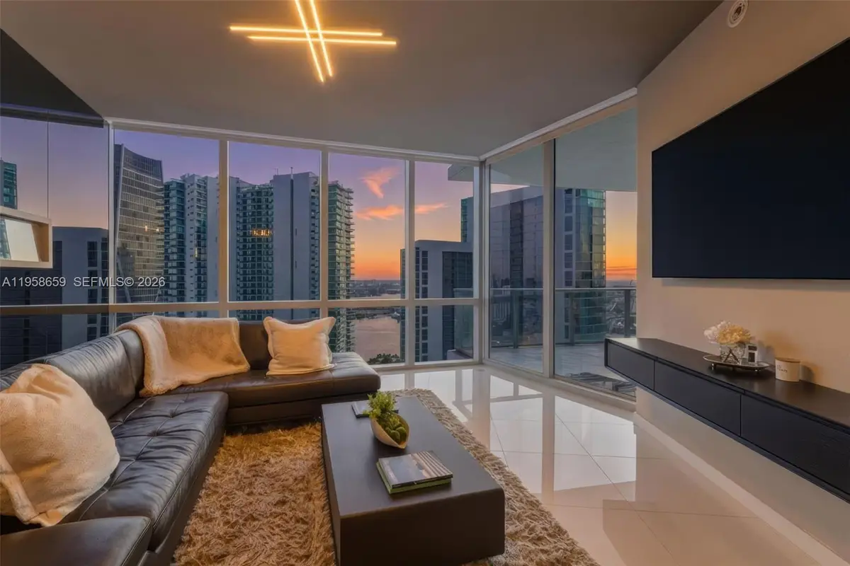 851 NE 1st Ave #4303, Miami, FL 33132 - Image #1