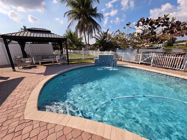 3371 NW 67th St, Fort Lauderdale, FL 33309