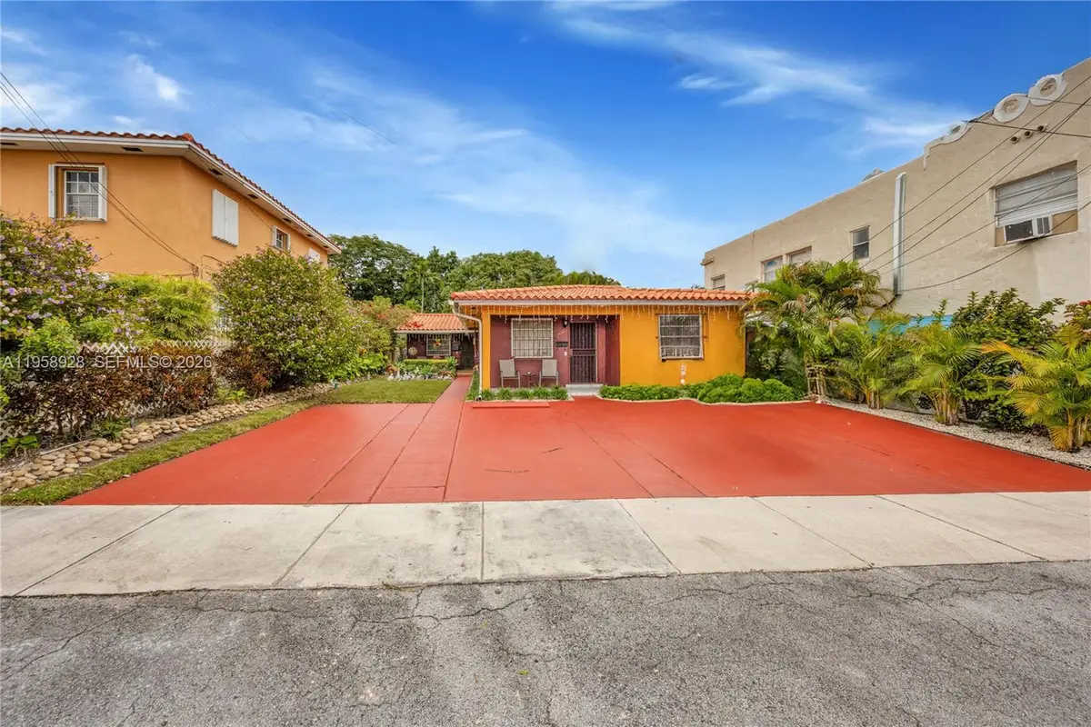 1025 SW 11th St, Miami, FL 33129 - Image #1