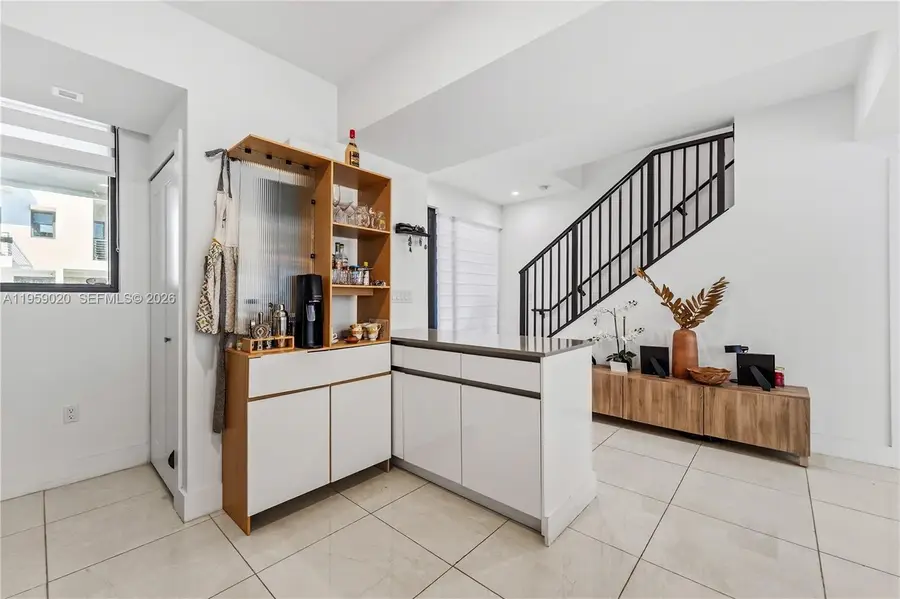 4150 N Oak Pl, Dania Beach, FL 33314 - Image #3