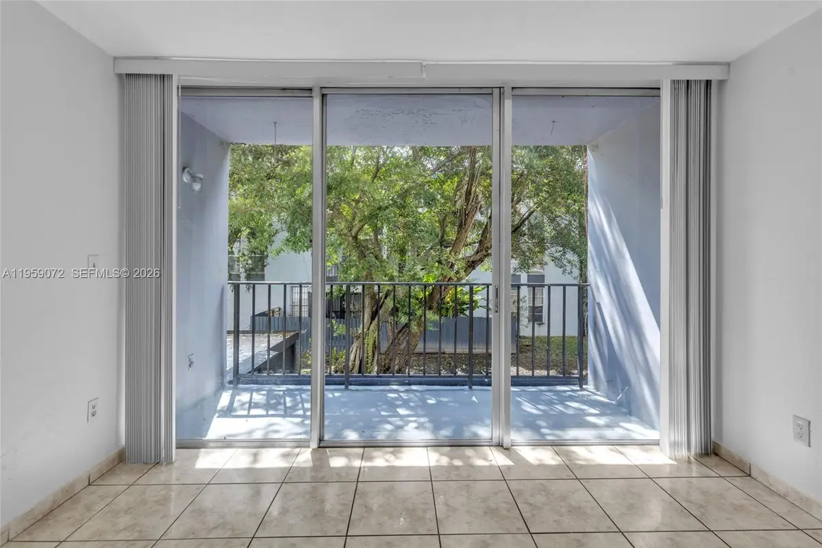210 Fontainebleau Blvd #210, Miami, FL 33172 - Image #1