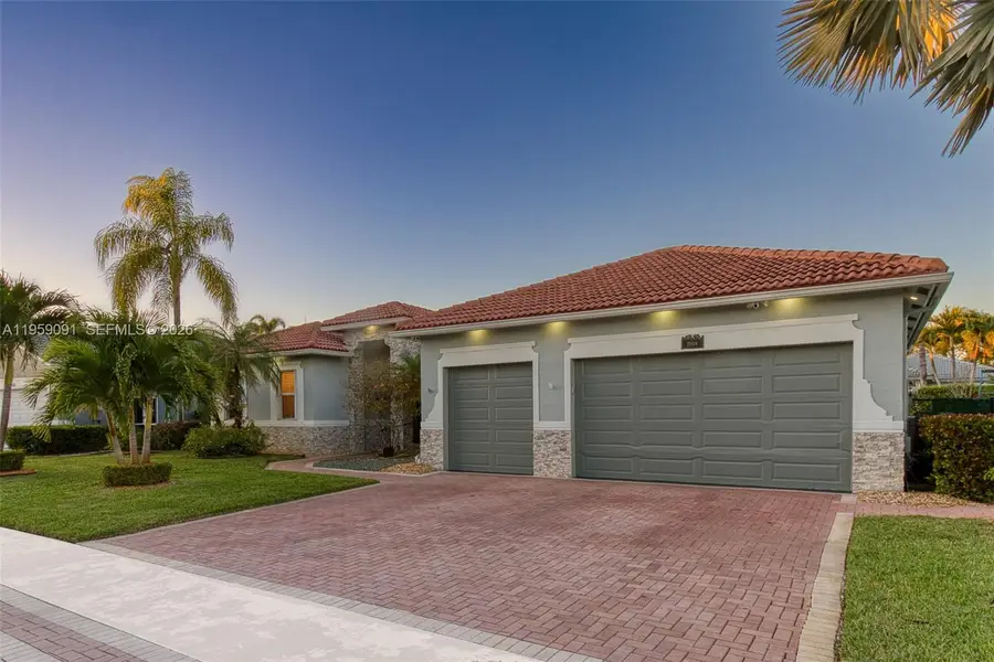 15959 SW 6th St, Pembroke Pines, FL 33027 - Image #3