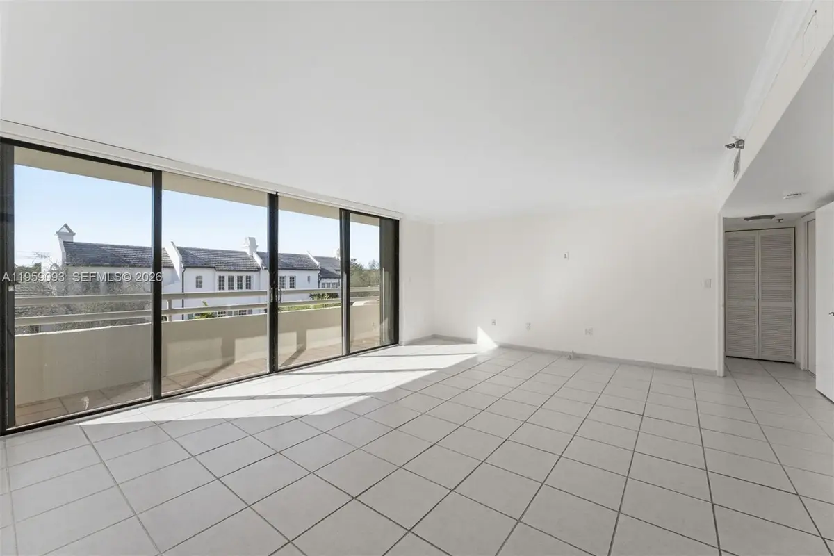 441 Valencia Ave #302, Coral Gables, FL 33134 - Image #1