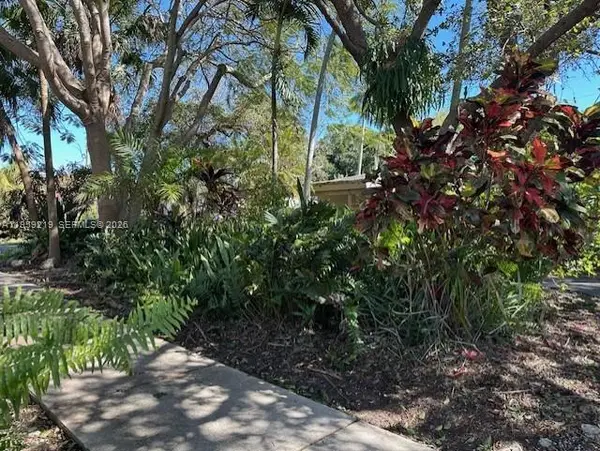 8932 Ridgeland Dr, Cutler Bay, FL 33157