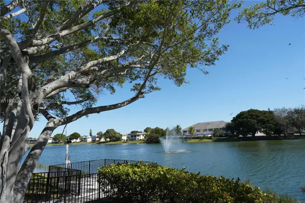 226 Wellington G #G, West Palm Beach, FL 33417