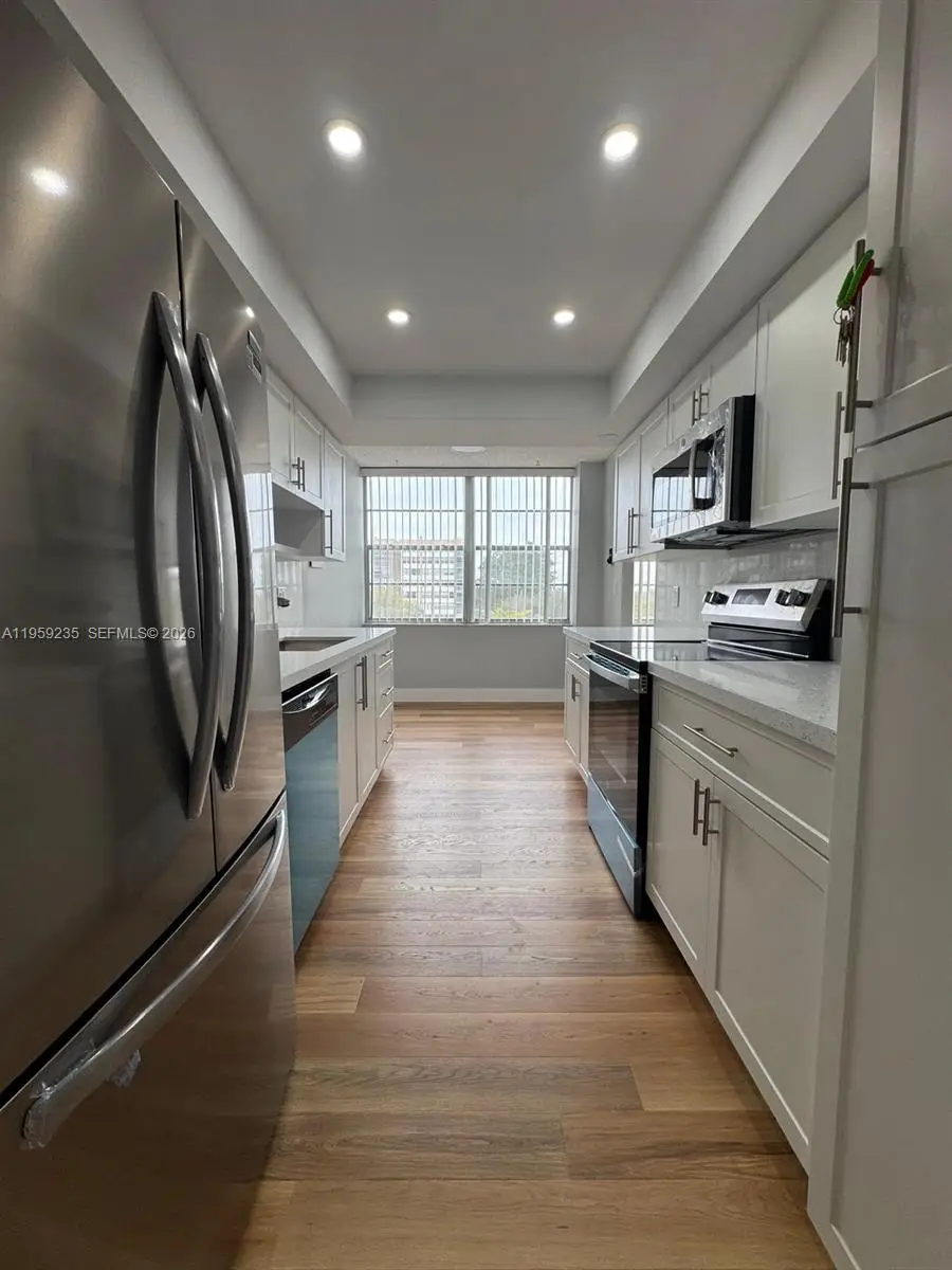 1200 Saint Charles Pl #419, Pembroke Pines, FL 33026 - Image #3