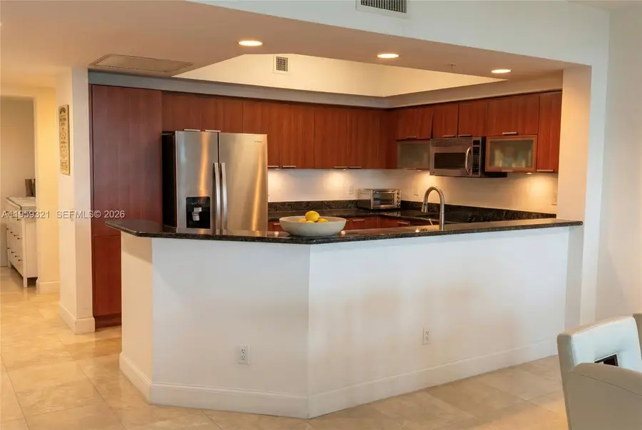 14951 Royal Oaks Ln #907, North Miami, FL 33181 - Image #2