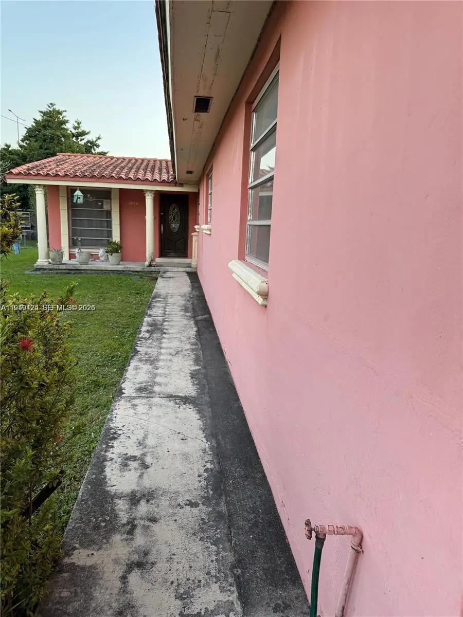 3000 NW 13th St, Miami, FL 33125 - Image #2