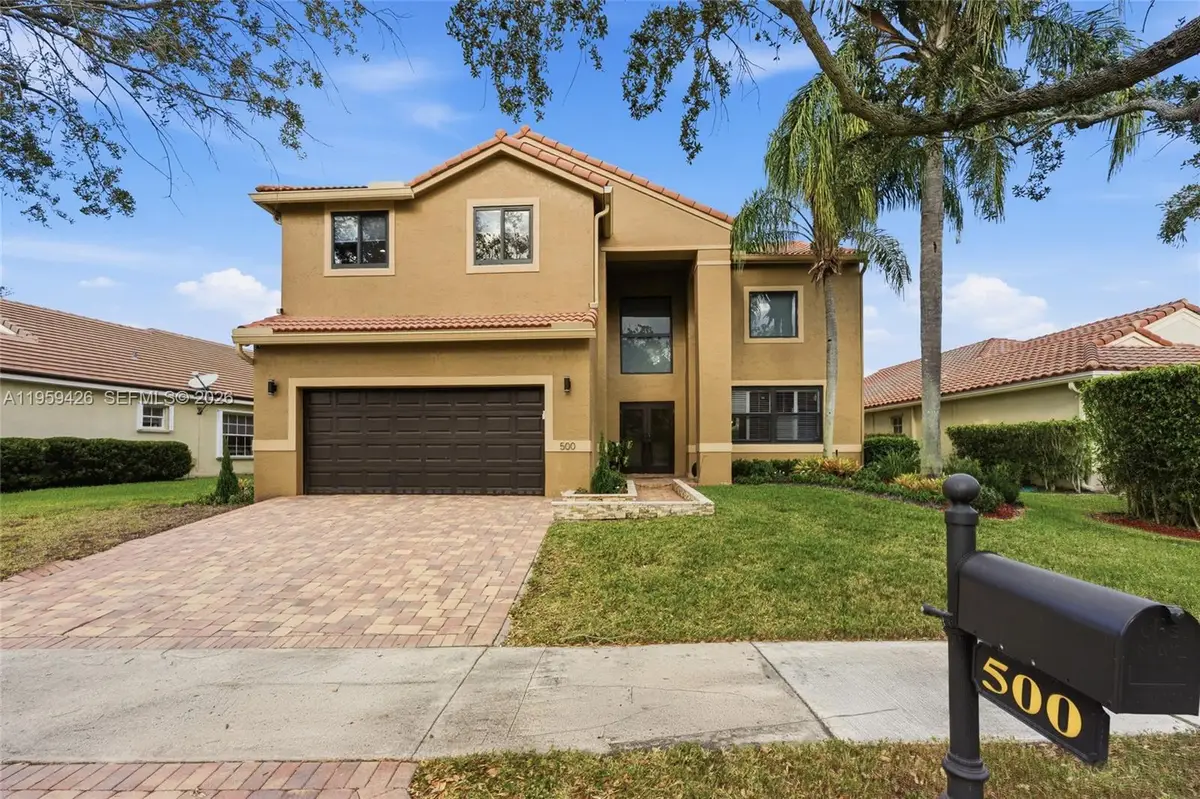 500 Cambridge Dr, Weston, FL 33326 - Image #1