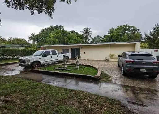 Address Withheld By Seller, North Miami, FL 33181