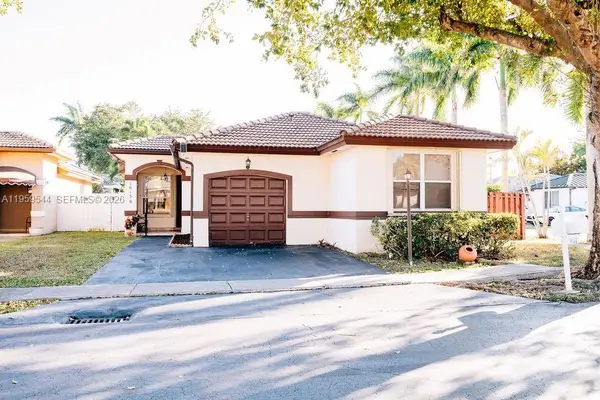 16158 SW 68th Ter, Miami, FL 33193