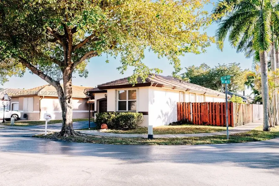 16158 SW 68th Ter, Miami, FL 33193 - Image #2