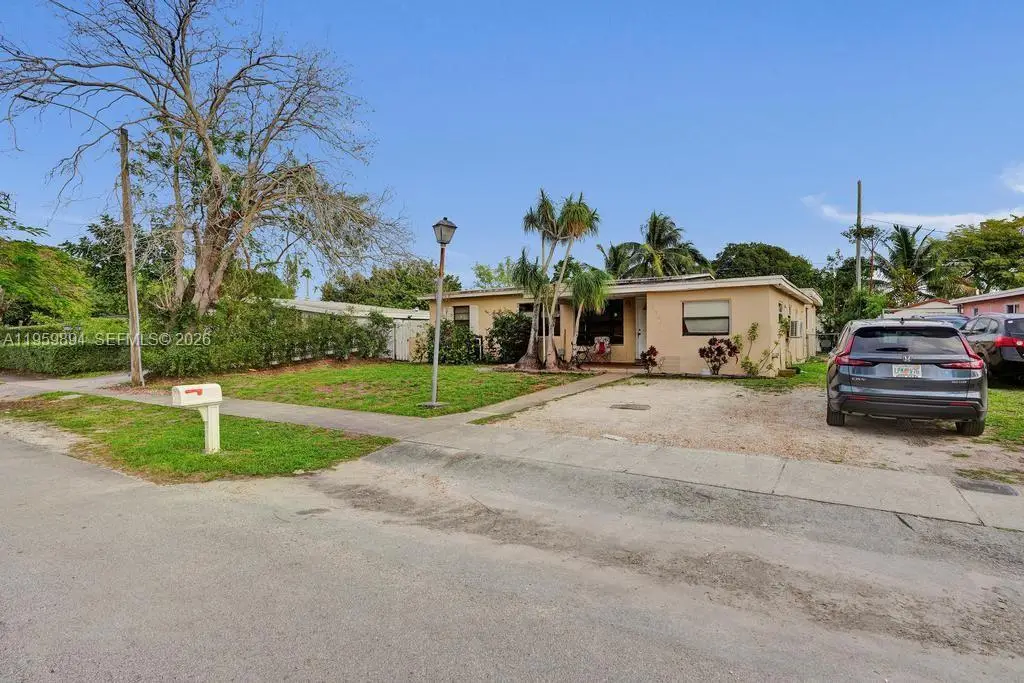 3500 SW 37th St, West Park, FL 33023 - #1