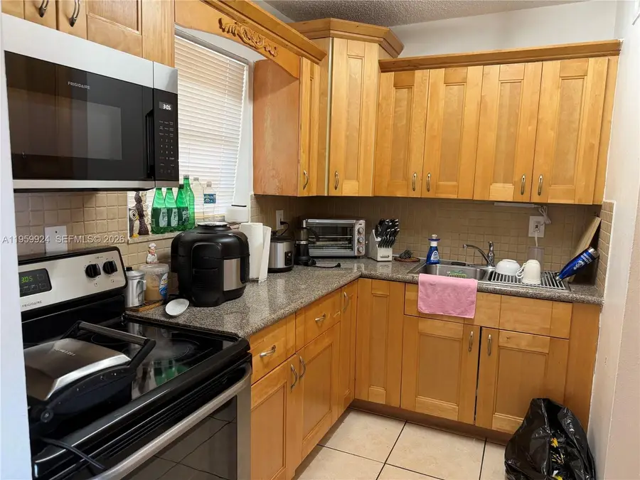 575 W 69th St #205, Hialeah, FL 33014 - Image #3