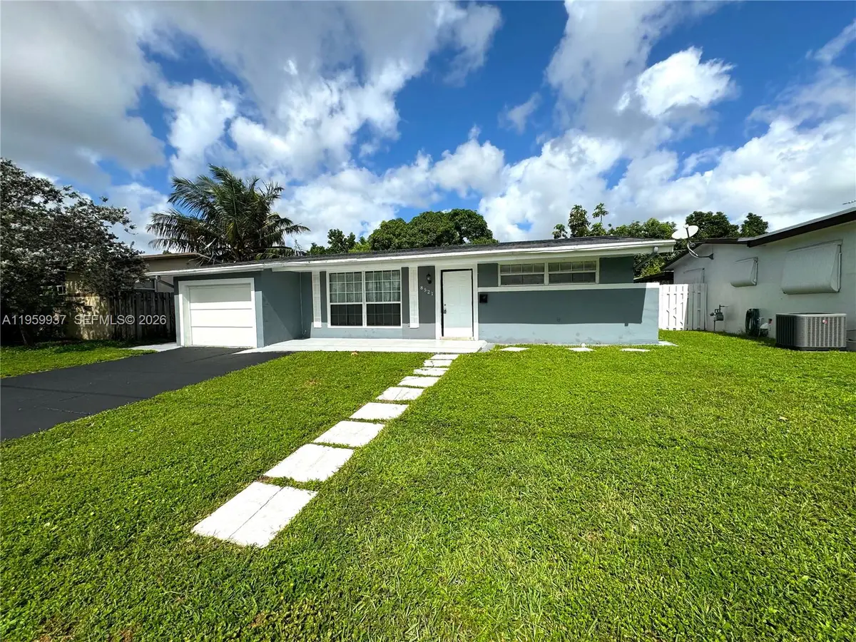 8521 NW 25th Ct, Sunrise, FL 33322 - #1