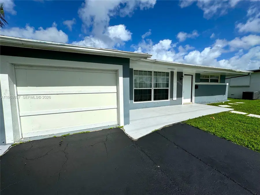 8521 NW 25th Ct, Sunrise, FL 33322 - #3