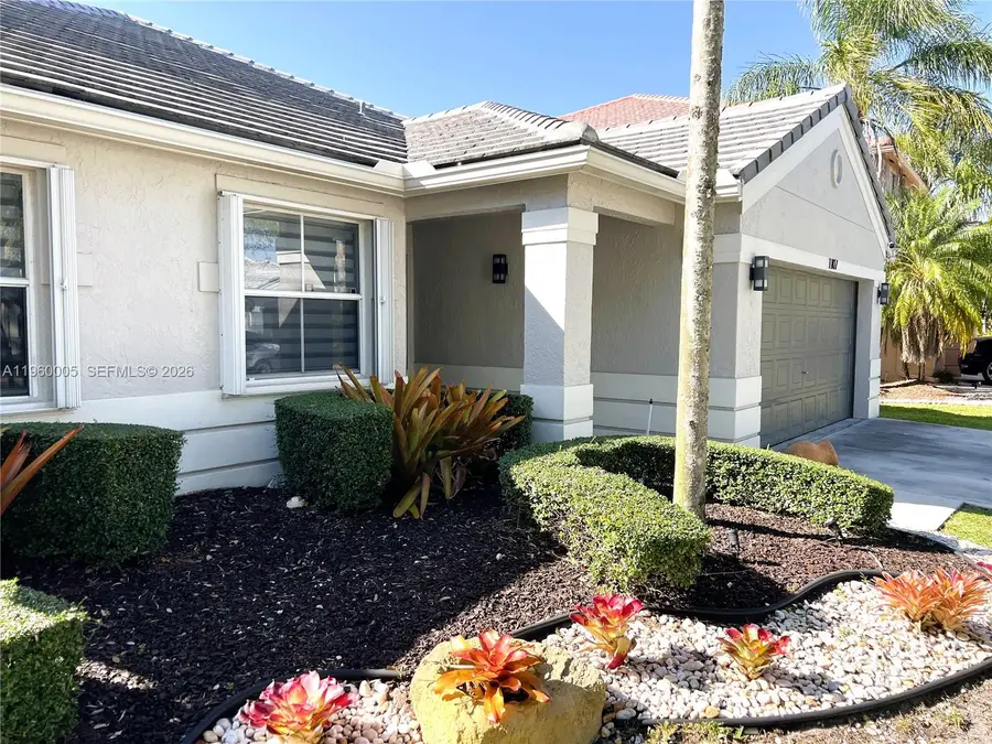 1107 Fairfield Meadows Dr, Weston, FL 33327 - #2