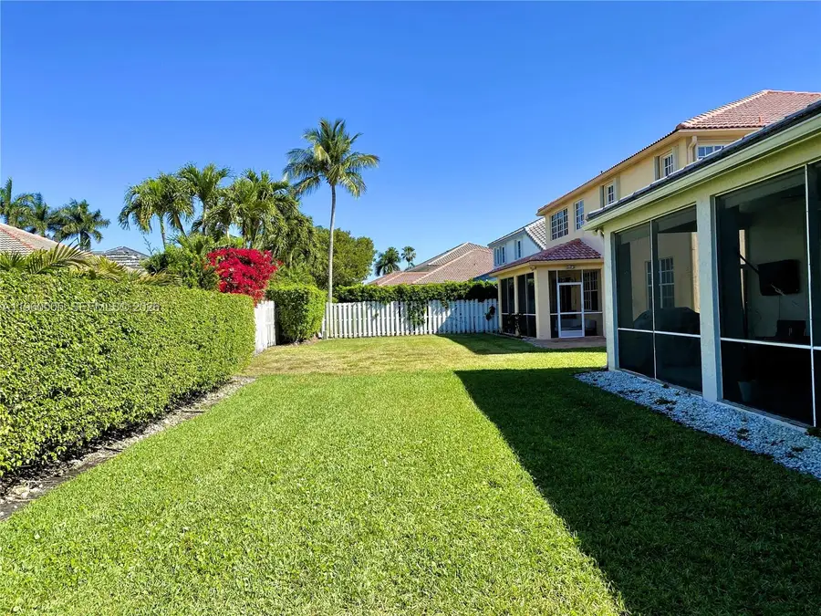 1107 Fairfield Meadows Dr, Weston, FL 33327 - #3