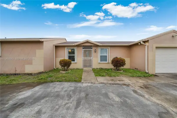 20103 NW 57th Pl, Hialeah, FL 33015