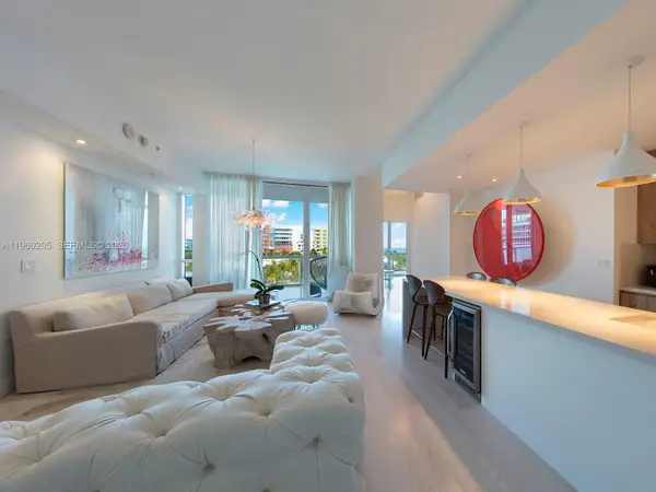 50 S Pointe Dr #707, Miami Beach, FL 33139