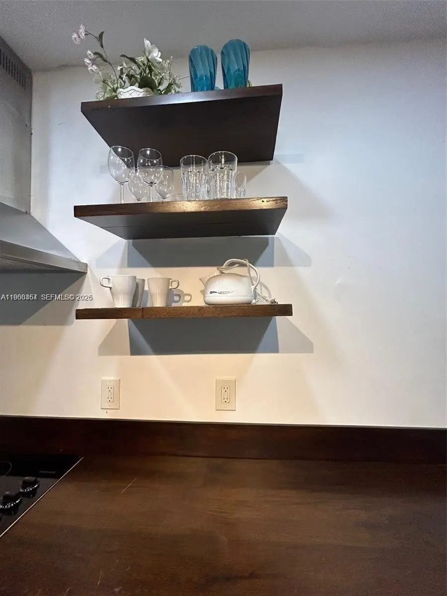 1531 NE 35th St, Oakland Park, FL 33334 - #3